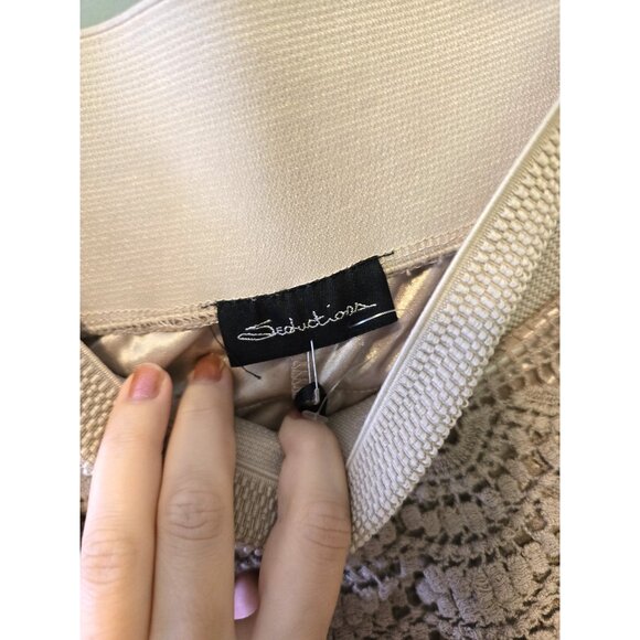 Lot of 2 Womens Lace Shorts Beige Black Knit Lined Stretch Girly Cute Sz S - Picture 5 of 11